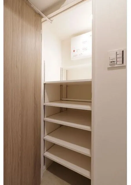 Stylio Kamata II - Interior - ["Flooring", "Wood", "Floor"]