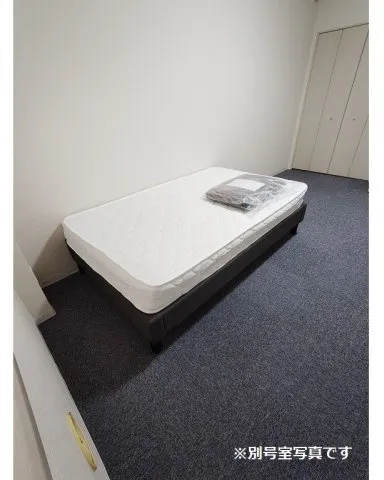 Maison De Ville Nihonbashi Nakasu - Interior - ["Grey", "Silver", "Linens"]