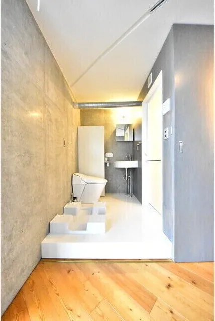 FARE Uehara Noye EAST - Interior - ["Flooring", "Wall", "Floor"]