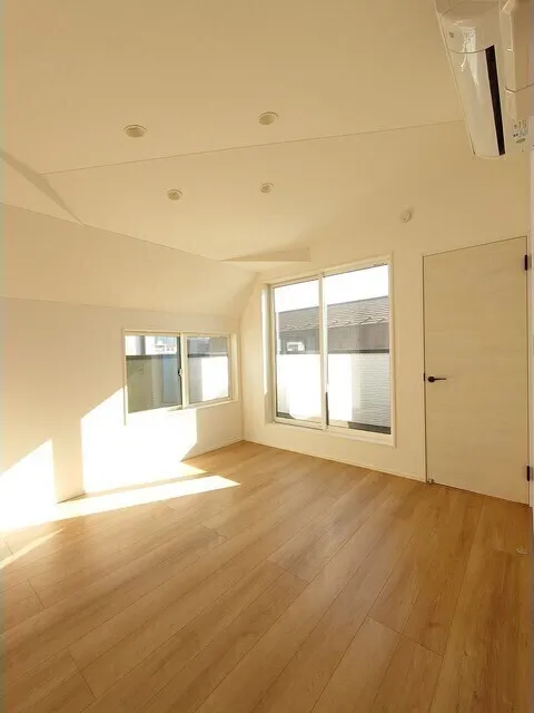 Kolet Hatagaya#04 - Interior - ["Window", "Building", "Fixture"]