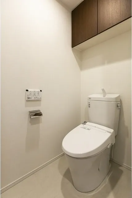 Hiroo Villa Square - Interior - ["Toilet", "Property", "Toilet seat"]