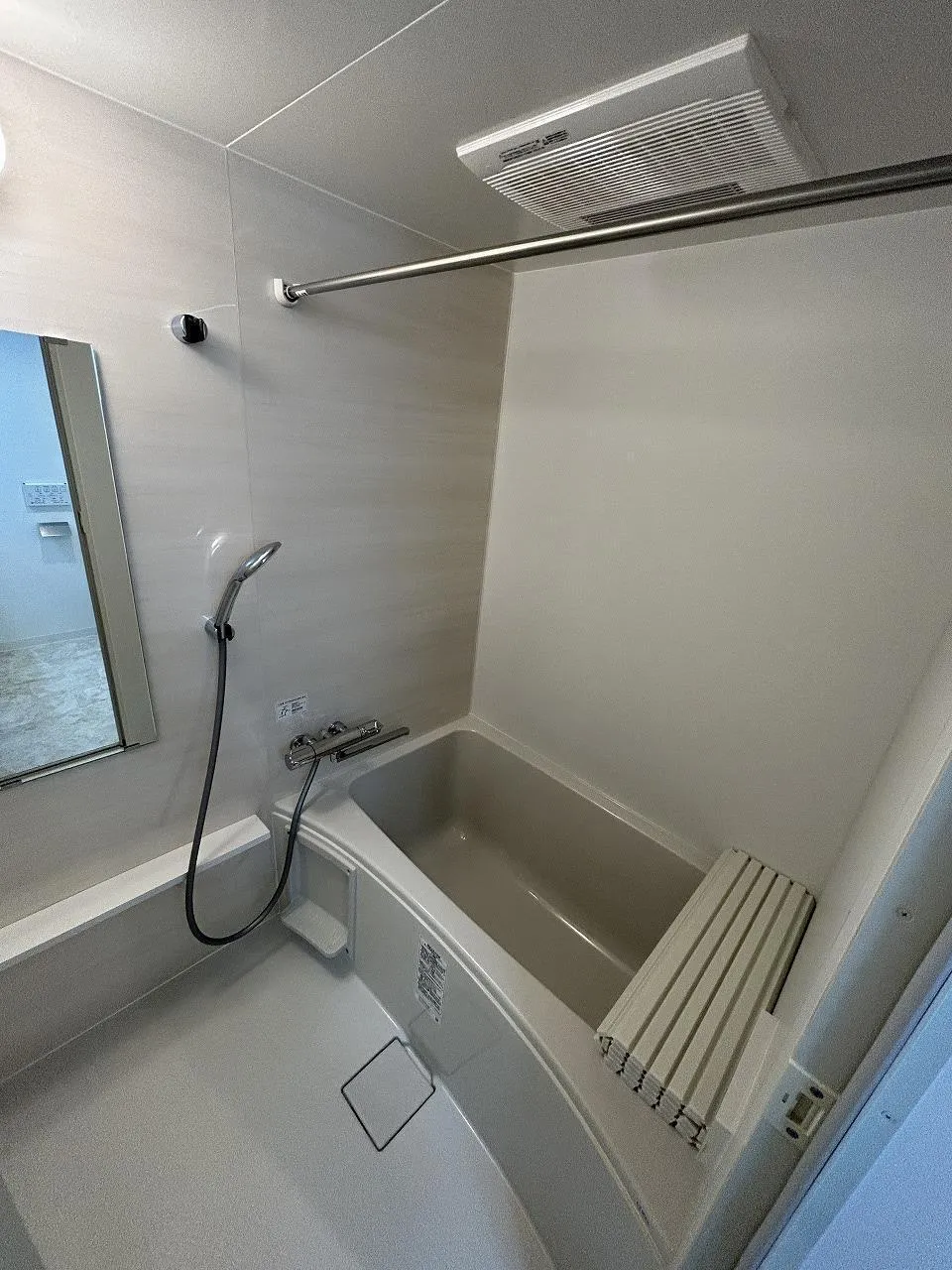 LiveFlat Sendagi - Interior - ["Plumbing fixture", "Building", "Tap"]