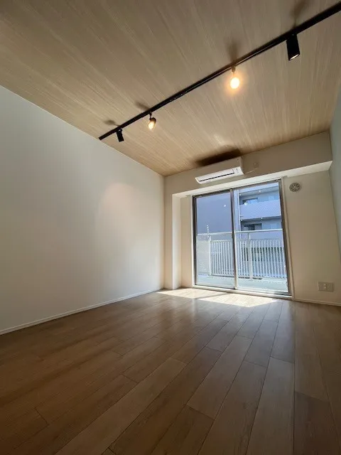 RESIDIA Hongo Kikusaka Place - Interior - ["Wood", "Ceiling", "Flooring"]