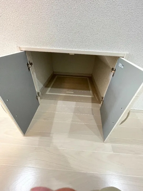 Mare Meidaimae II - Interior - ["Wood", "Flooring", "Floor"]