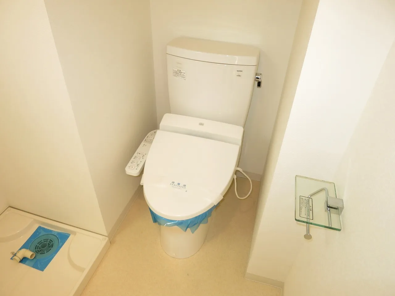 Arden Kiyosumi Shirakawa - Interior - ["Toilet seat", "Plumbing fixture", "Bathroom"]