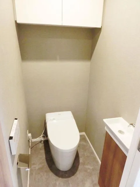 Park Axis Shibuya Kamiyamacho - Interior - ["Toilet seat", "Toilet", "Plumbing fixture"]
