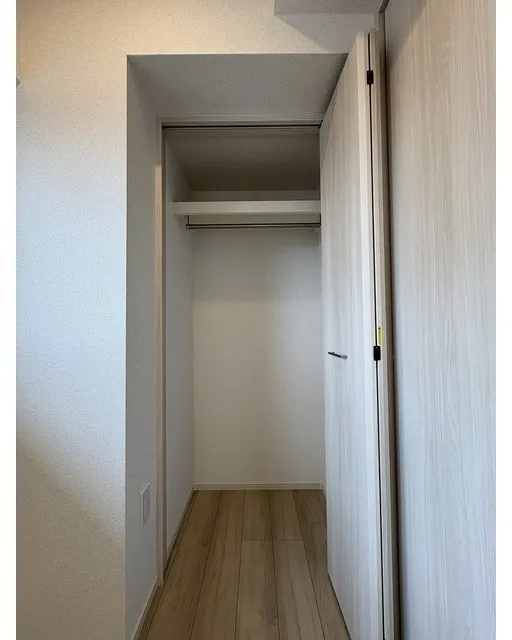 Due Oku - Interior - ["Wood", "Flooring", "Floor"]