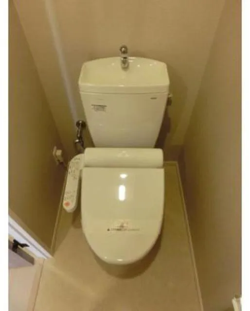 Park Axis Takinogawa La Breeze - Interior - ["Toilet seat", "Toilet", "Plumbing fixture"]