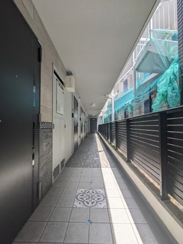 El Faro Komazawa Daigaku - Exterior - ["Building", "Floor", "Flooring"]