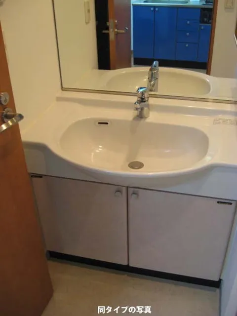Comforia Ginza East - Interior - ["Bathroom", "Sink", "Property"]