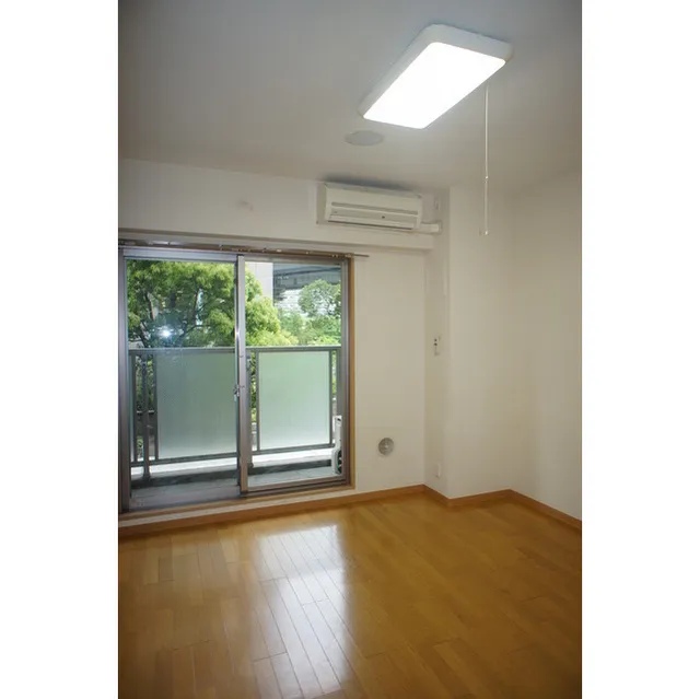 Sereno Shinagawa - Interior - ["Fixture", "Building", "Window"]