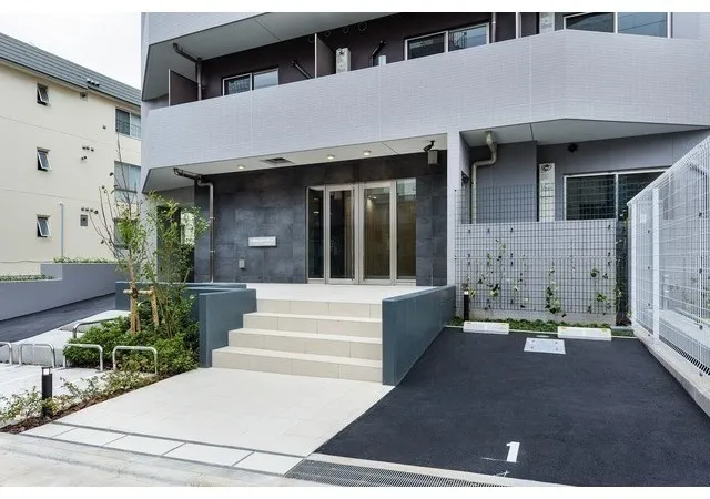 Latierra Toritsu Daigaku - Other - ["Floor", "Concrete", "Stairs"]