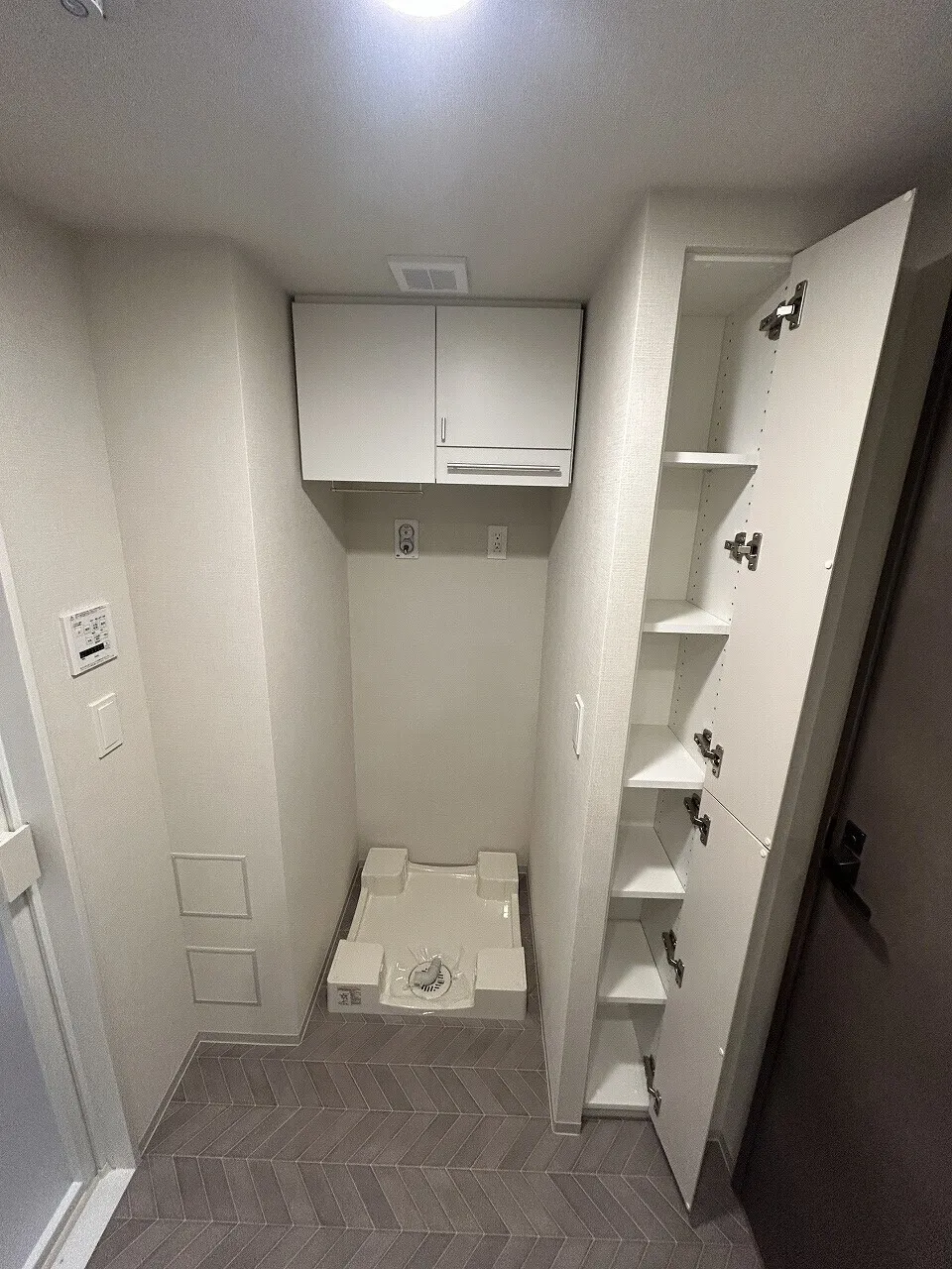 Blanchiesta Kiba - Interior - ["Wood", "Flooring", "Floor"]