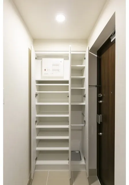 Chef Rule Shin Okachimachi II - Interior - ["Flooring", "Wood", "Interior design"]
