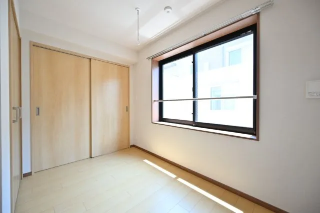 CENTRAL GARDEN RESIDENCE TOKYO - Interior - ["Flooring", "Wood", "Ceiling"]