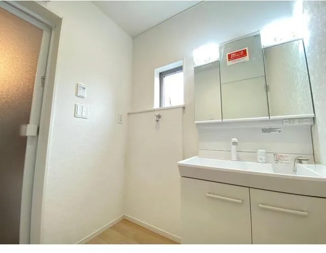 Kolet Nishidai #02 - Interior - ["Plumbing fixture", "Flooring", "Floor"]