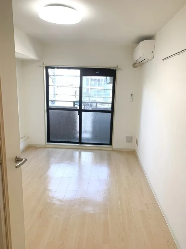 Harmony Kamikitazawa - Interior - ["Flooring", "Ceiling", "Floor"]