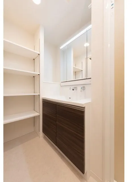 Hulic Narimasu - Interior - ["Cabinetry", "Wood", "Interior design"]