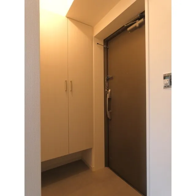 ONE ROOF FLAT TOGOSHI - Interior - ["Door", "Fixture", "Handle"]