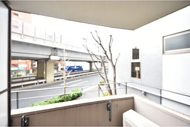 Village Minami Aoyama - Interior - ["Plant", "Cabinetry", "Window"]