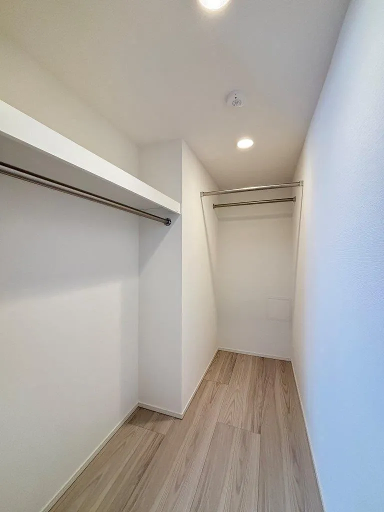 Lefon Livent Suginami Eifuku - Interior - ["Wood", "Flooring", "Floor"]