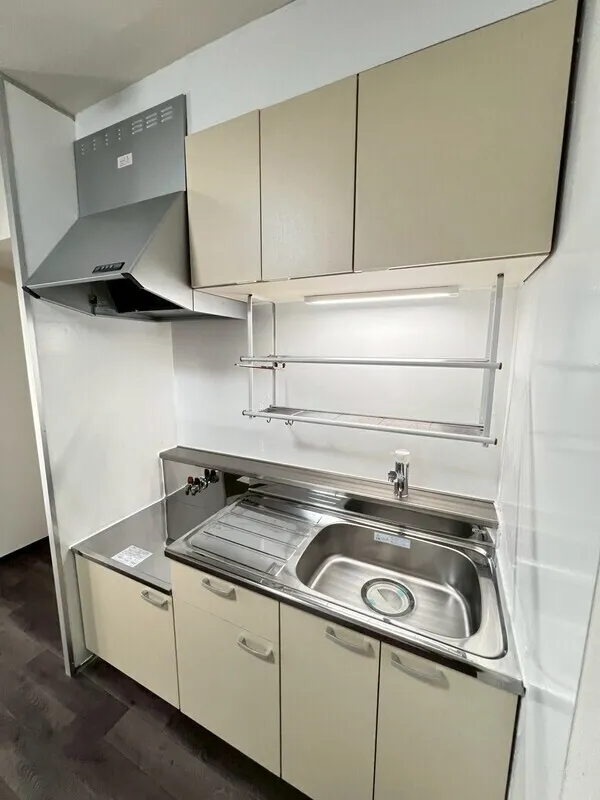 Maison Quadrille - Interior - ["Kitchen", "Kitchen Sink", "Major appliance"]