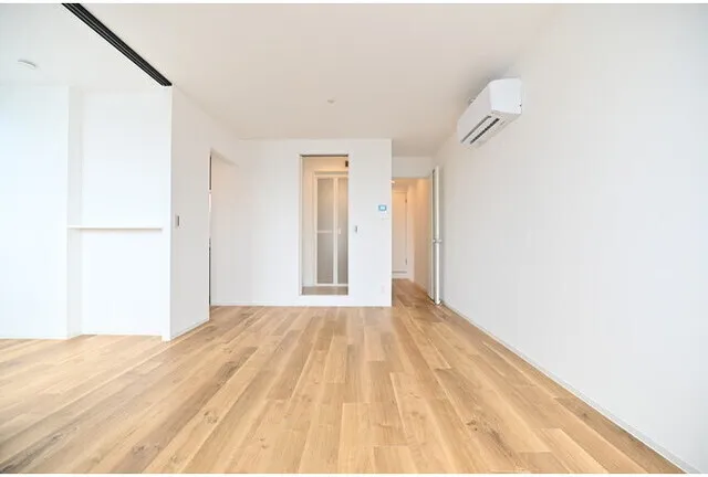 False Class Takadanobaba - Interior - ["Wood flooring", "Flooring", "Floor"]