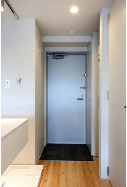 Rosewood Heights Monzen Nakamachi - Interior - ["Wall", "Flooring", "Wood"]