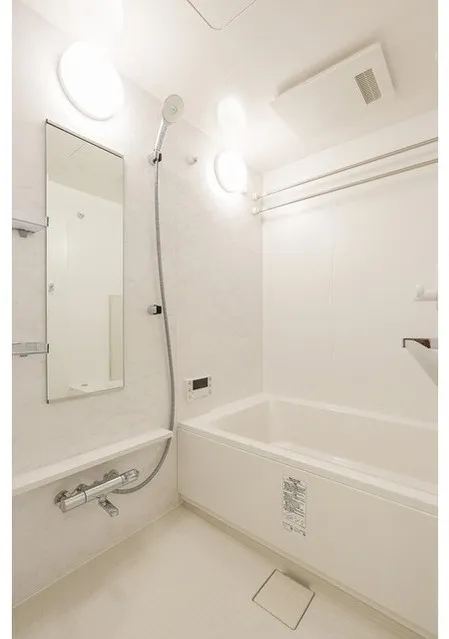Comforia Higashiueno - Interior - ["Plumbing fixture", "Building", "Shower head"]