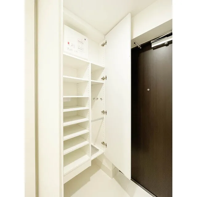 Orchid Residence Shibuya Tomigaya - Interior - ["Shelf", "Fixture", "Bookcase"]