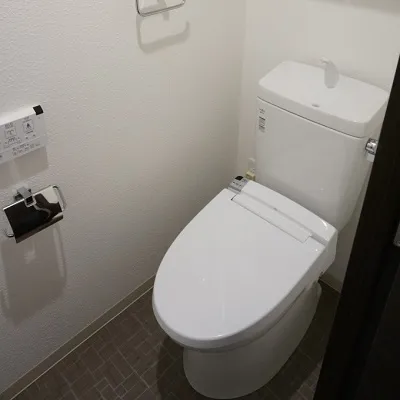 Grand Vin Akasaka - Interior - ["Toilet seat", "Plumbing fixture", "Toilet"]