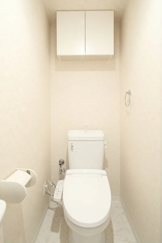 La Class Ikebukuro - Interior - ["Toilet seat", "Toilet", "Bathroom"]