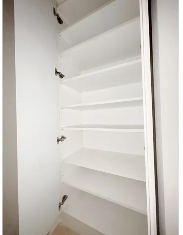 In Front Of Prair Douk Kiba Station - Interior - ["Shelving", "Shelf", "Wood"]