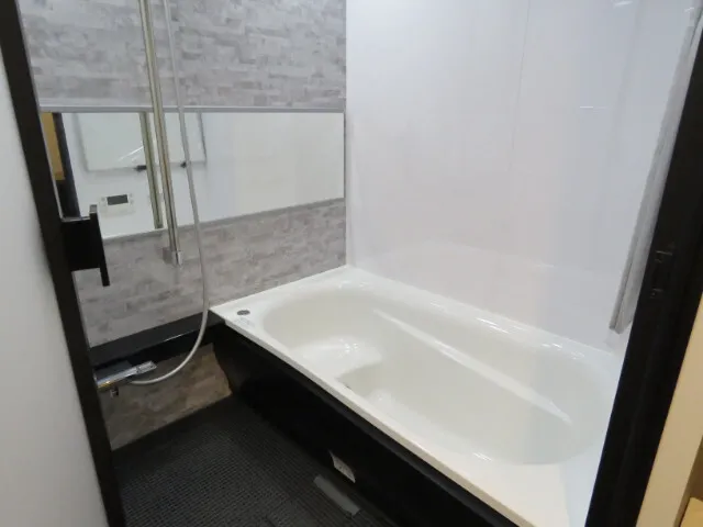 Castalia Meguro - Interior - ["Bathtub", "Bathroom", "Fixture"]