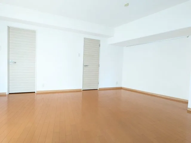 MG Meguro Station - Interior - ["Flooring", "Floor", "Wood flooring"]