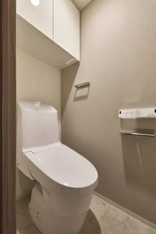 PROUD FLAT Kameido Station Place - Interior - ["Toilet seat", "Flooring", "Toilet"]