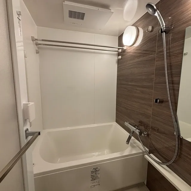 Park Axis Shinagawa Tennozu Isle - Interior - ["Plumbing fixture", "Flooring", "Bathroom"]