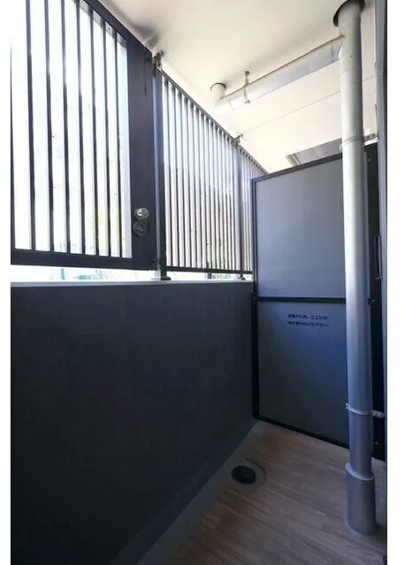Clarity Bunkyo Sengoku - Interior - ["Composite material", "Glass", "Metal"]