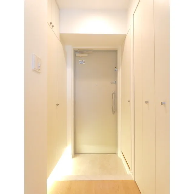 Elstanza Shirokanedai - Interior - ["Door", "Fixture", "House"]