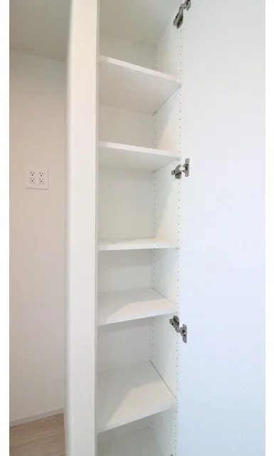 Chef Rule Shin Okachimachi II - Interior - ["Shelving", "Shelf", "Cupboard"]