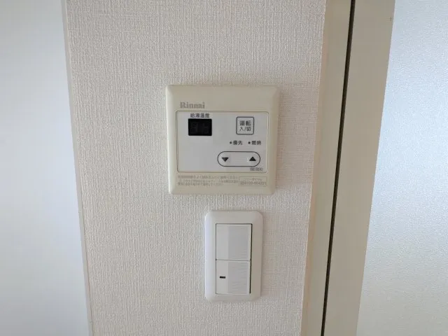 Tete Zoshigaya - Interior - ["Technology", "Wall Socket", "Light switch"]