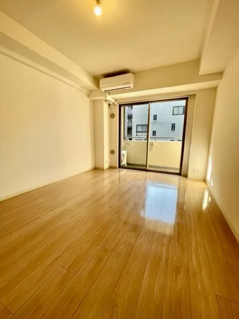 Residia Nakaochiai - Interior - ["Flooring", "Floor", "Wood flooring"]
