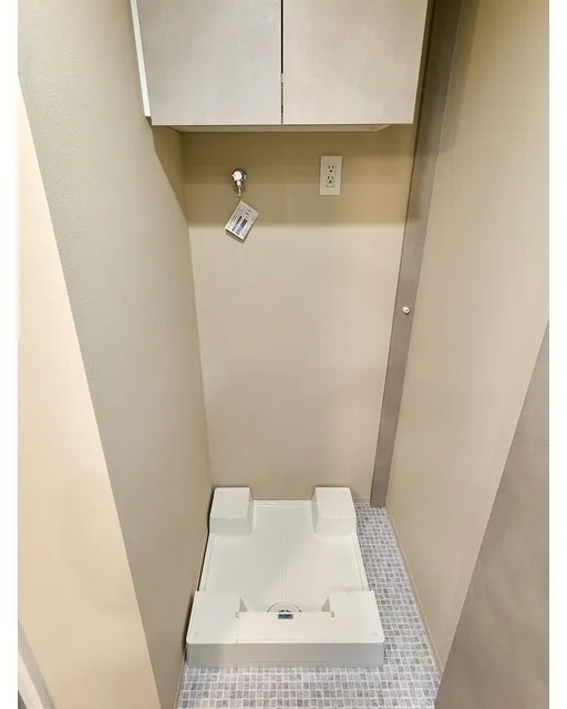 Baus Flats Kuramae - Interior - ["Floor", "Plumbing fixture", "Tile"]