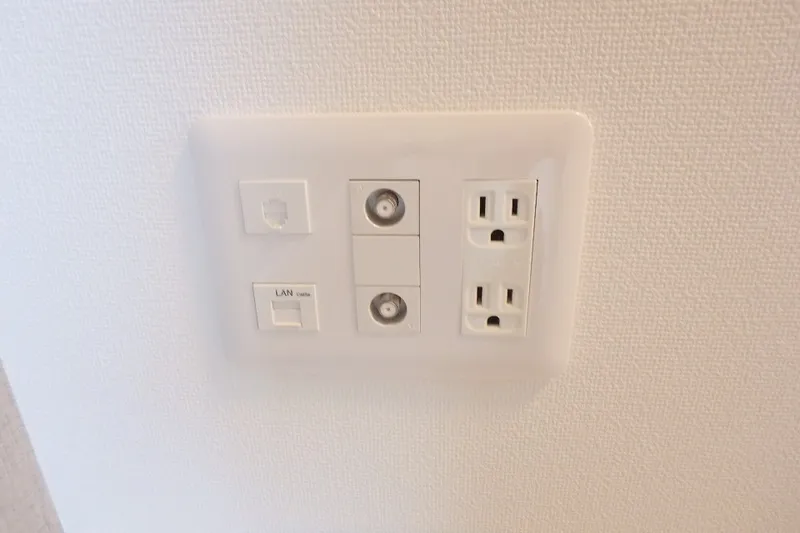 Urban Park Nishi Sugamo WEST - Interior - ["Wall Socket", "Technology", "AC power plugs and sockets"]