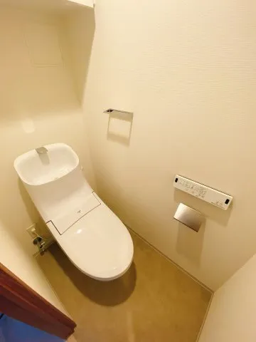 Proud Flat Kiyosumi Shirakawa II - Interior - ["Toilet", "Plumbing fixture", "Toilet seat"]
