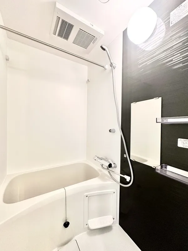 Trias111 - Interior - ["Flooring", "Plumbing fixture", "Floor"]