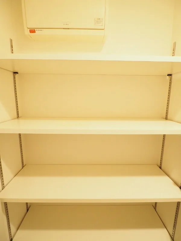 The Park Cross Chitose Kuwayama - Interior - ["Shelving", "Shelf", "Plywood"]
