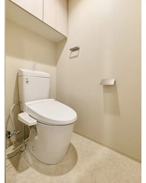 Comforia Liv Nishioshima SOUTH - Interior - ["Toilet seat", "Plumbing fixture", "Flooring"]