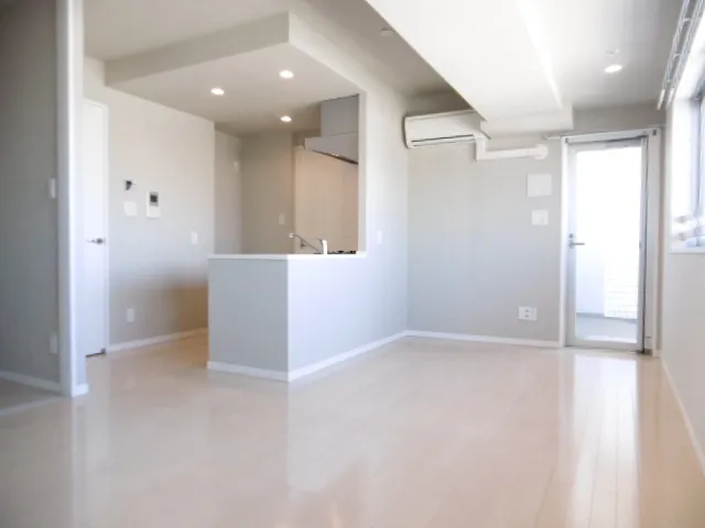 Leaf Comfort Akabane - Interior - ["Flooring", "Floor", "Ceiling"]