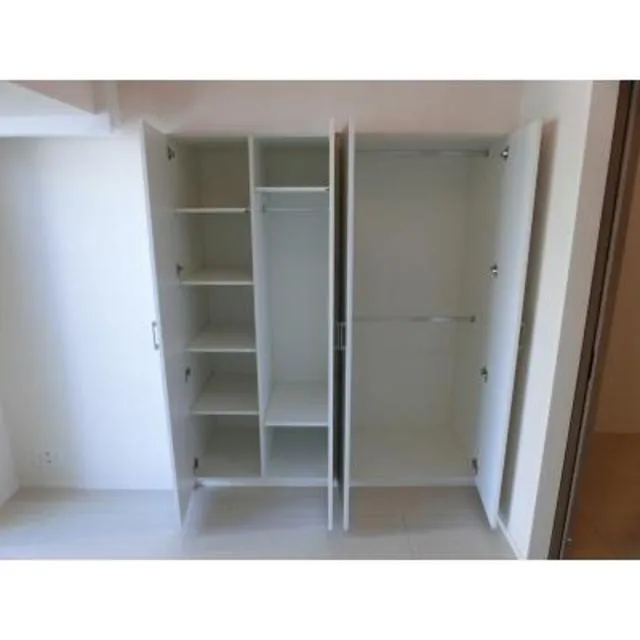Park Axis Takinogawa La Breeze - Interior - ["Cabinetry", "Shelf", "Fixture"]